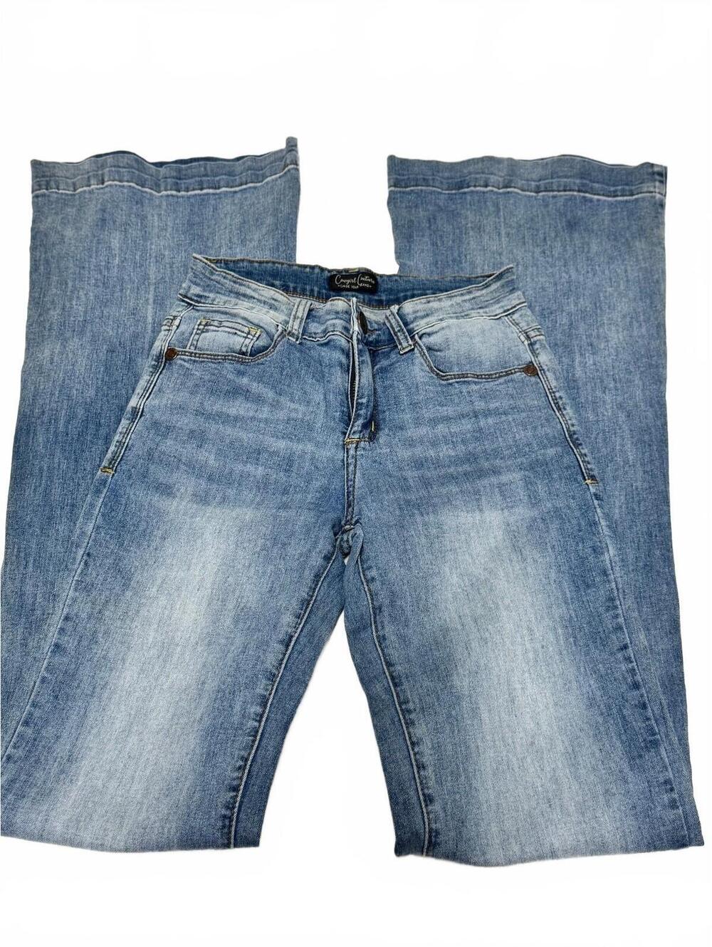 Cowgirl Couture Womens Light Wash Flare Jeans Size 26x38